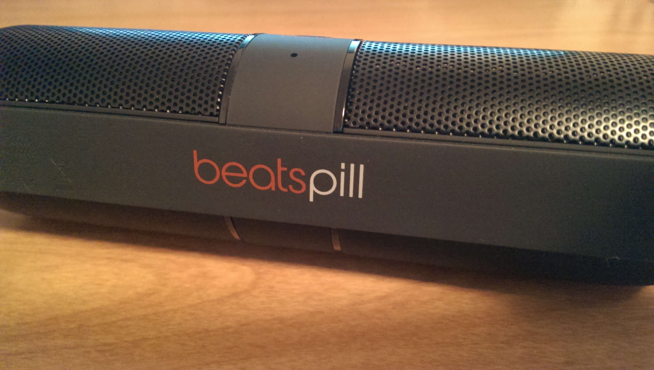 difference between beats pill 1.0 and 2.0